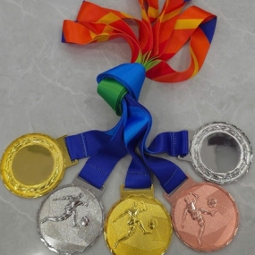 HUY CHƯƠNG TH CẦU THỦ- DÂY 7 MÀU